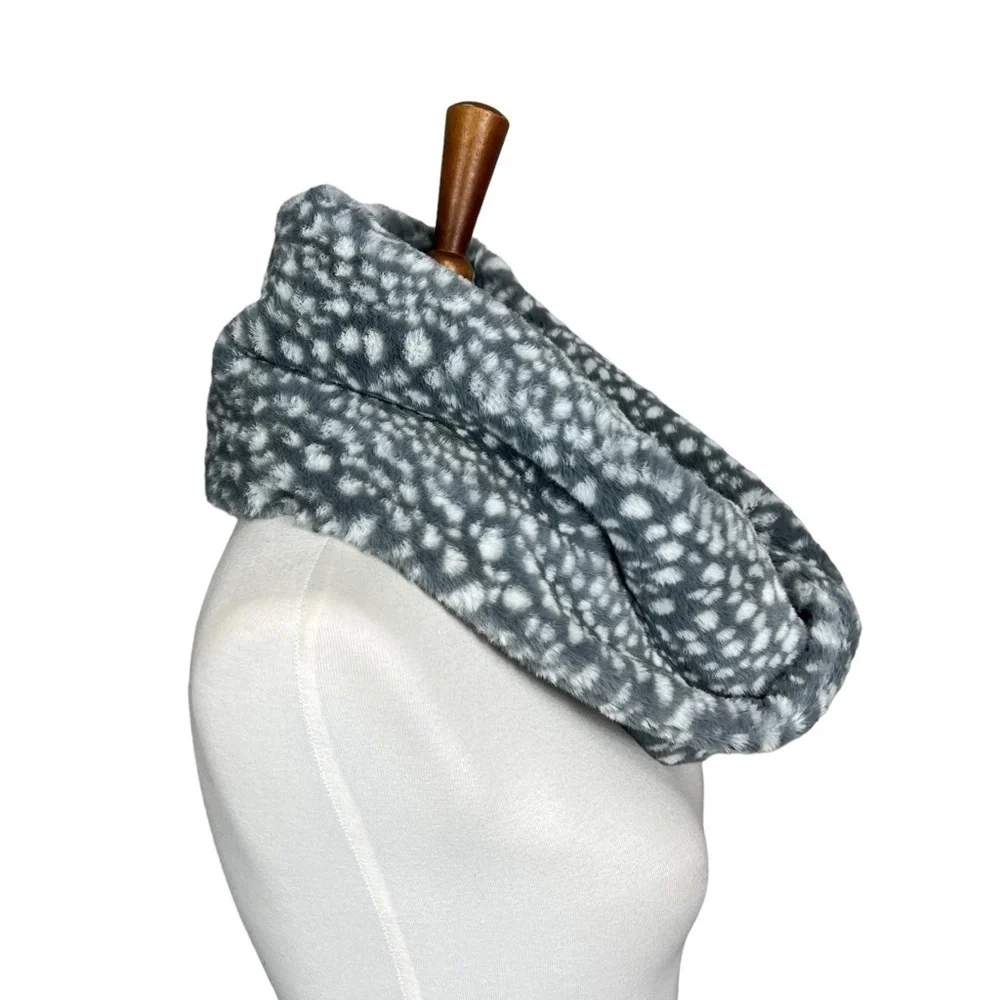 Anthropologie Sleeping on Snow Ingrid Leopard Infinity Scarf